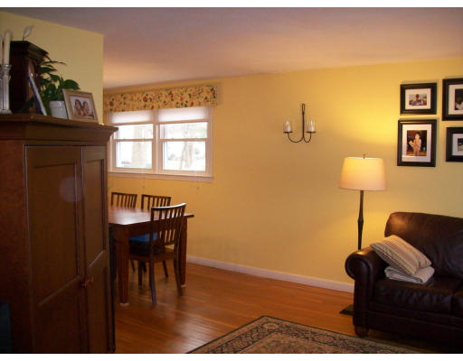 15 Niles Road Randolph, MA 02368 - Photo 4 of 20 Gallery Image 4