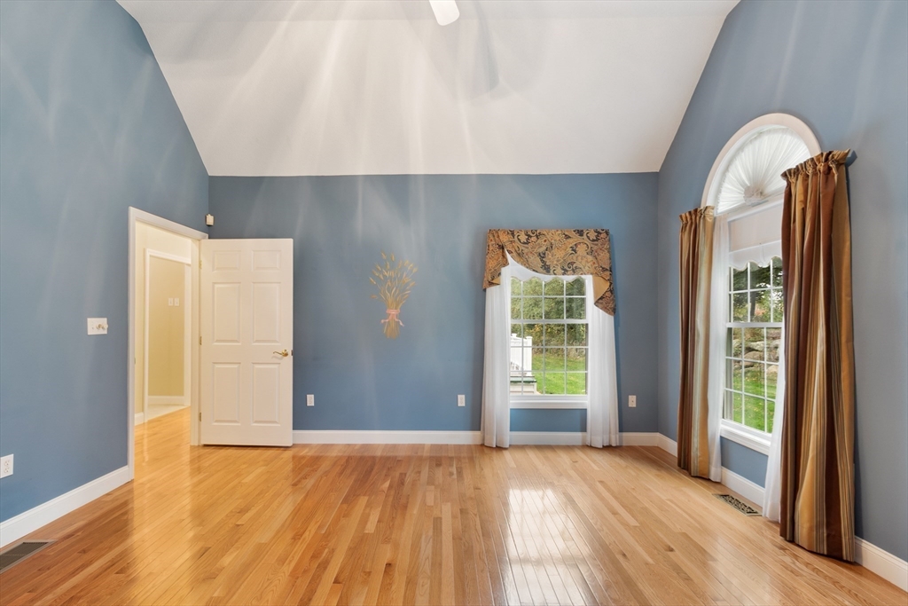 11 Arbor Road, Unit 11 Dracut, MA 01826 - Photo 13 of 37 Gallery Image 13