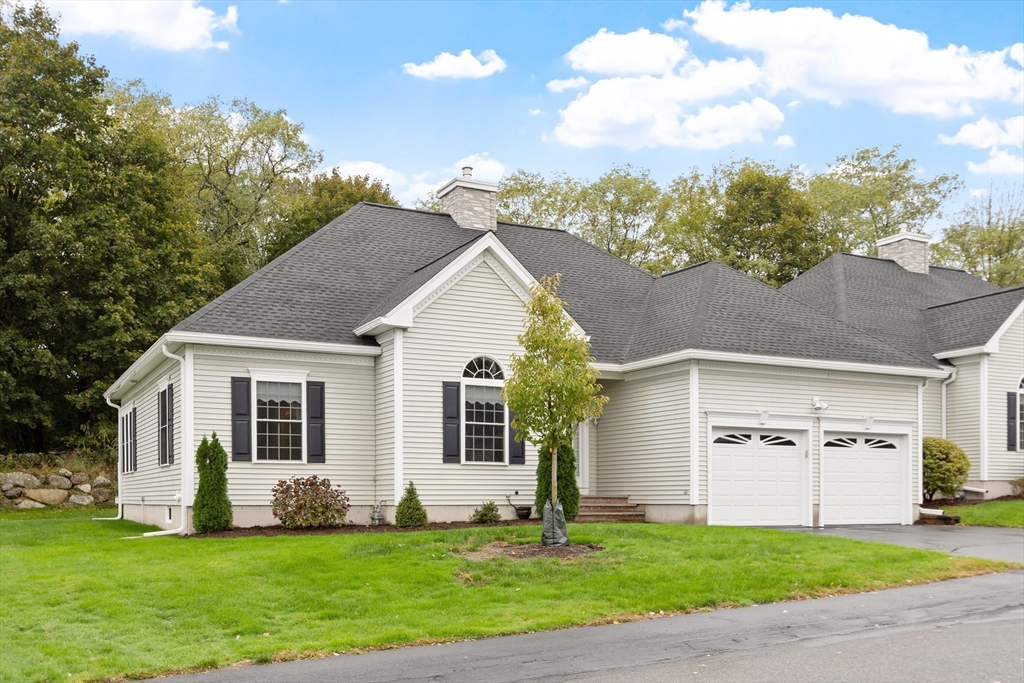 11 Arbor Road, Unit 11 Dracut, MA 01826 - Photo 2 of 37 Gallery Image 2