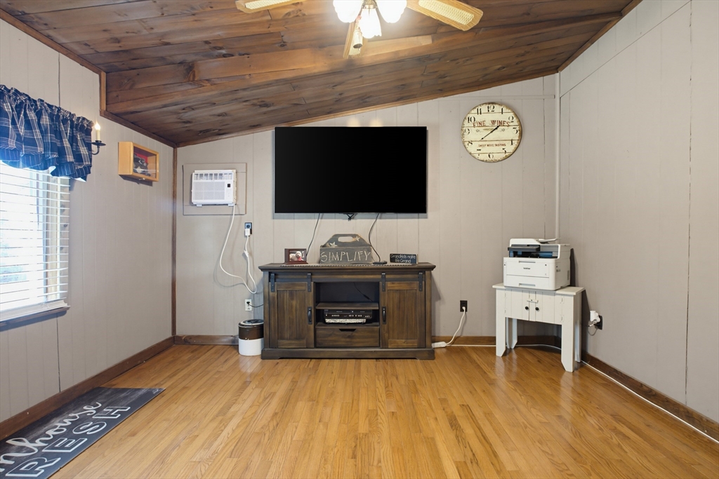 4 Cheney Street Blackstone, MA 01504 - Photo 15 of 21