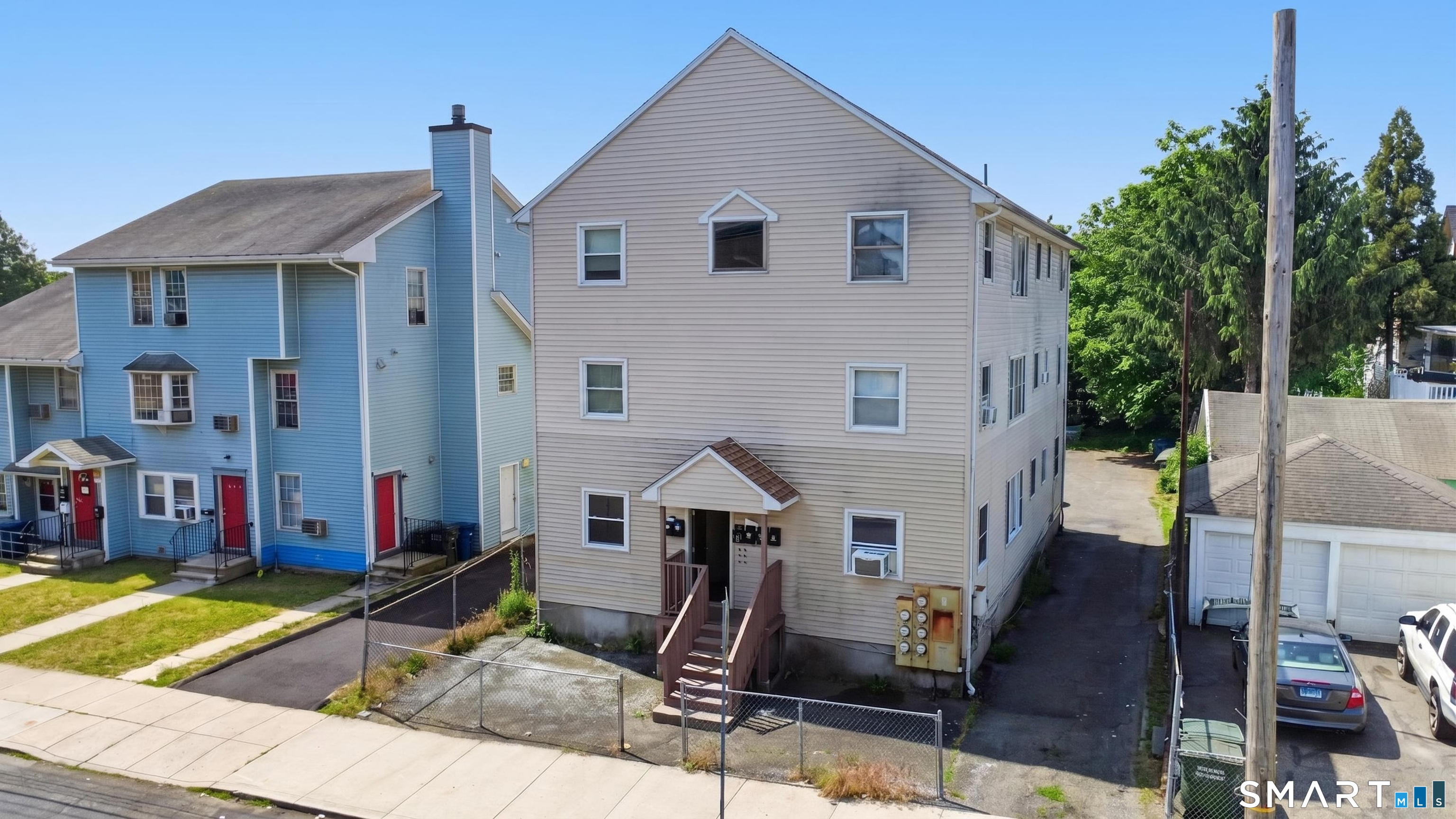 626 Stillman Street Bridgeport, CT 06608 - Photo 3 of 38