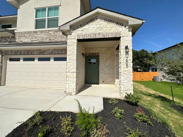 $1,895 | 205 Saide Street, Georgetown, TX 78626