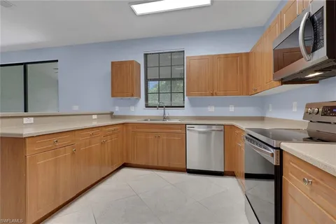 $385,000 | 15454 Summit Pl Circle, Unit 125, Naples, FL 34119