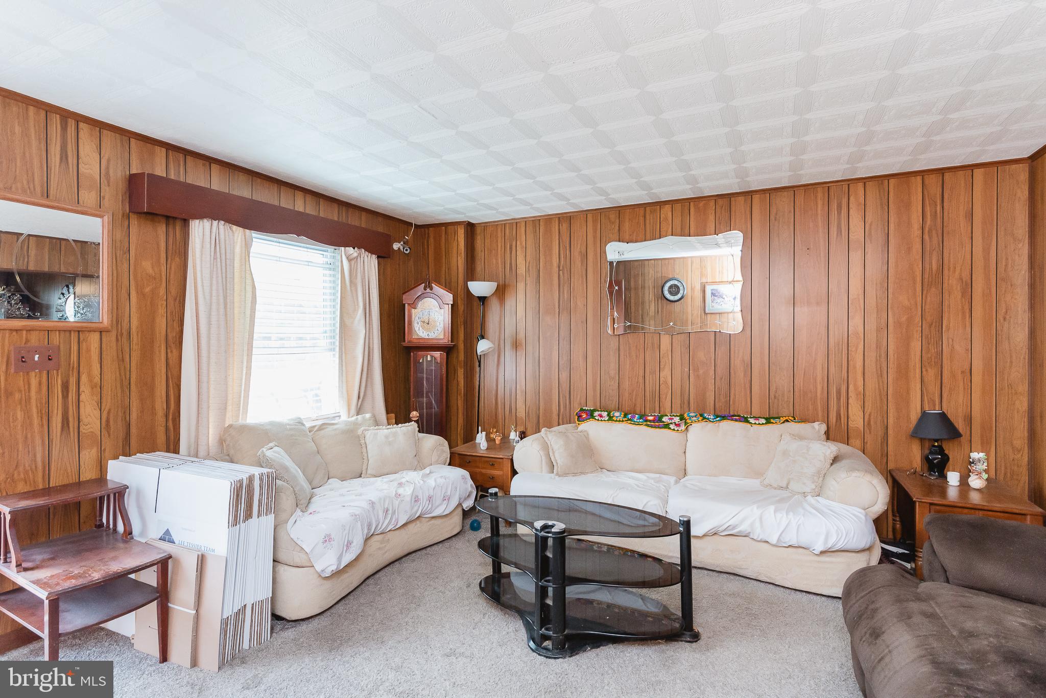 2135 Vailthorn Road Middle River, MD 21220 - Photo 5 of 21 Living Room