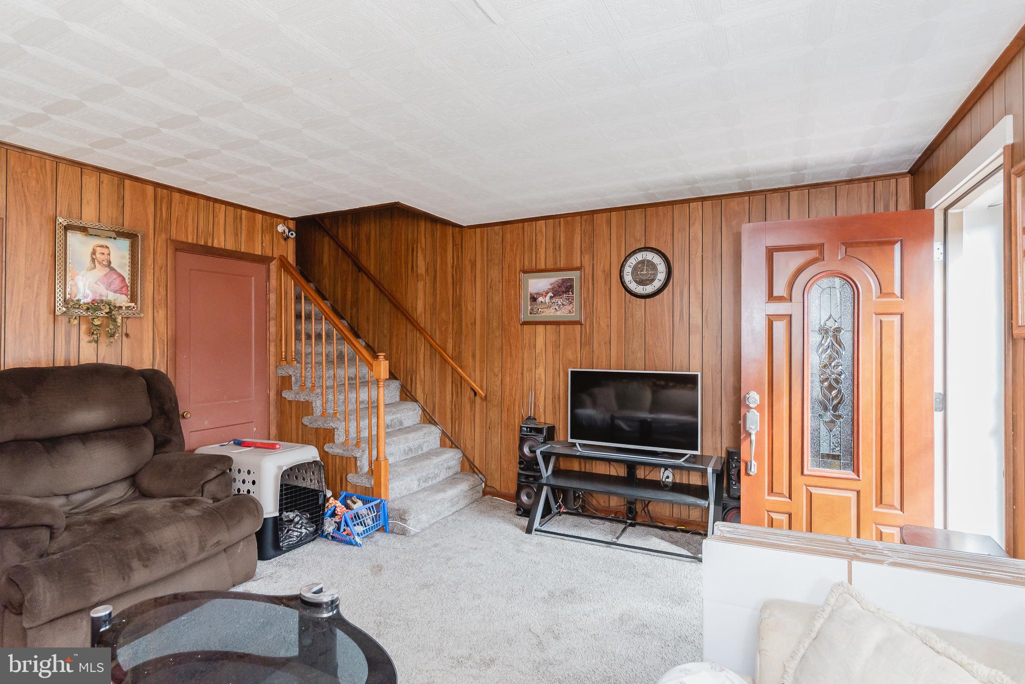 2135 Vailthorn Road Middle River, MD 21220 - Photo 6 of 21 Living Room