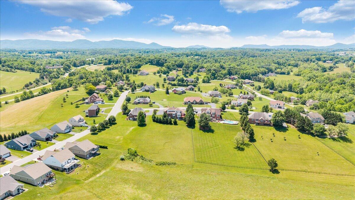 625 Frontier Way Fincastle, VA 24090 - Photo 89 of 105 089-DJI_20260529122151_0290_D
