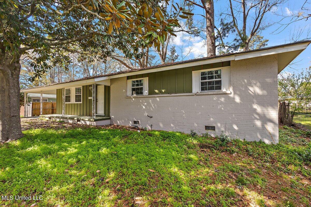 253 Rowland Avenue Jackson, MS 39209 - Photo 2 of 9 HTP_3968