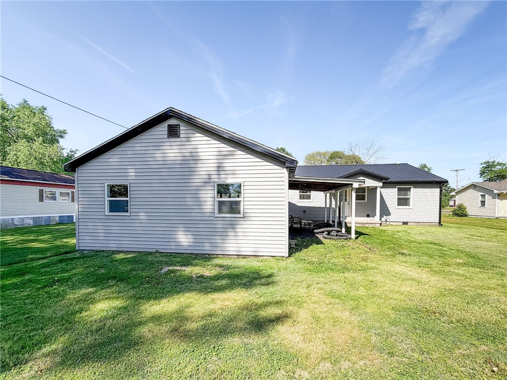 112 Northwest 4th Street Casey, IL 62420 - Photo 29 of 34