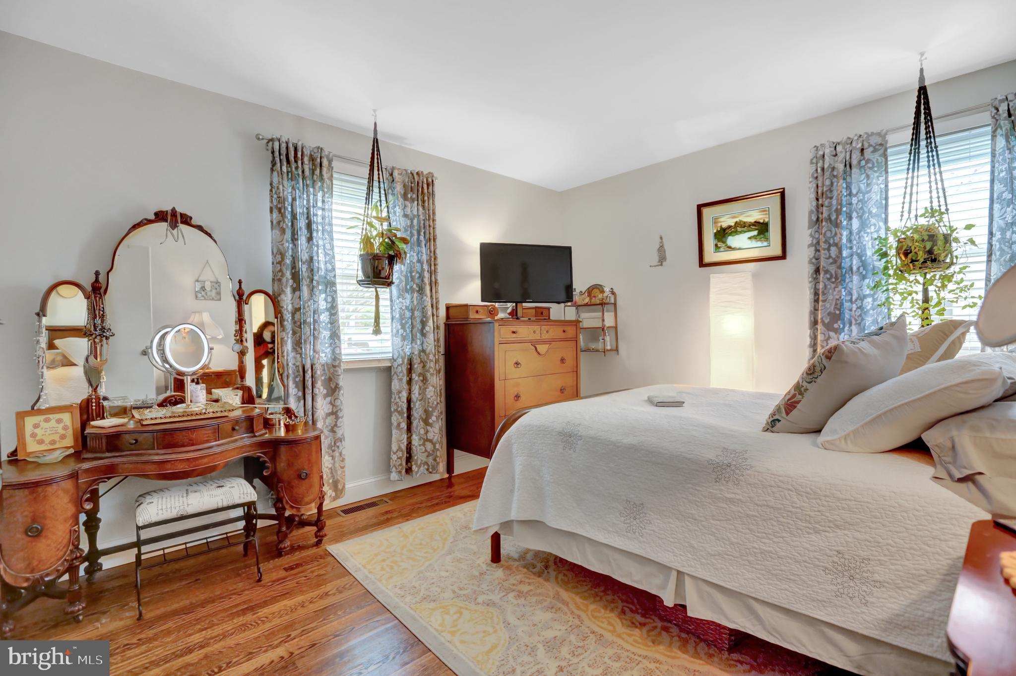 1943 Hemlock Road Lancaster, PA 17603 - Photo 11 of 31 Bedroom 1