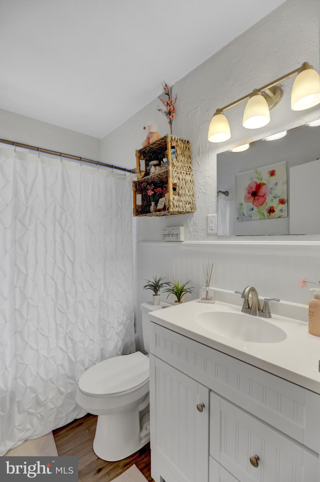 1943 Hemlock Road Lancaster, PA 17603 - Photo 13 of 31 Updated Full Bathroom