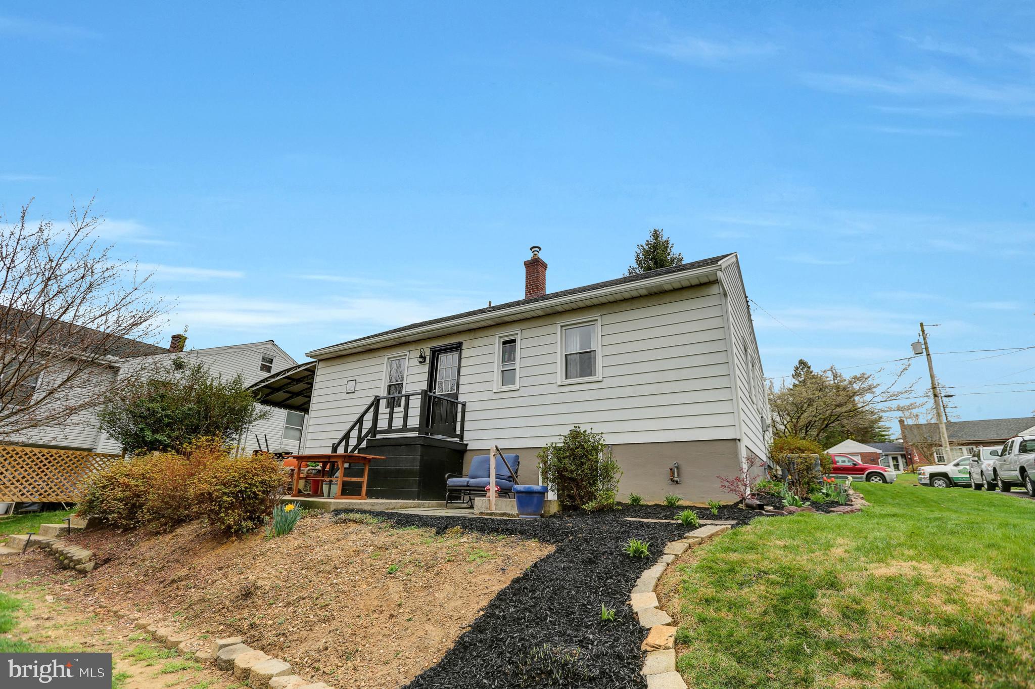 1943 Hemlock Road Lancaster, PA 17603 - Photo 25 of 31 Enjoy gardening in the flower beds!
