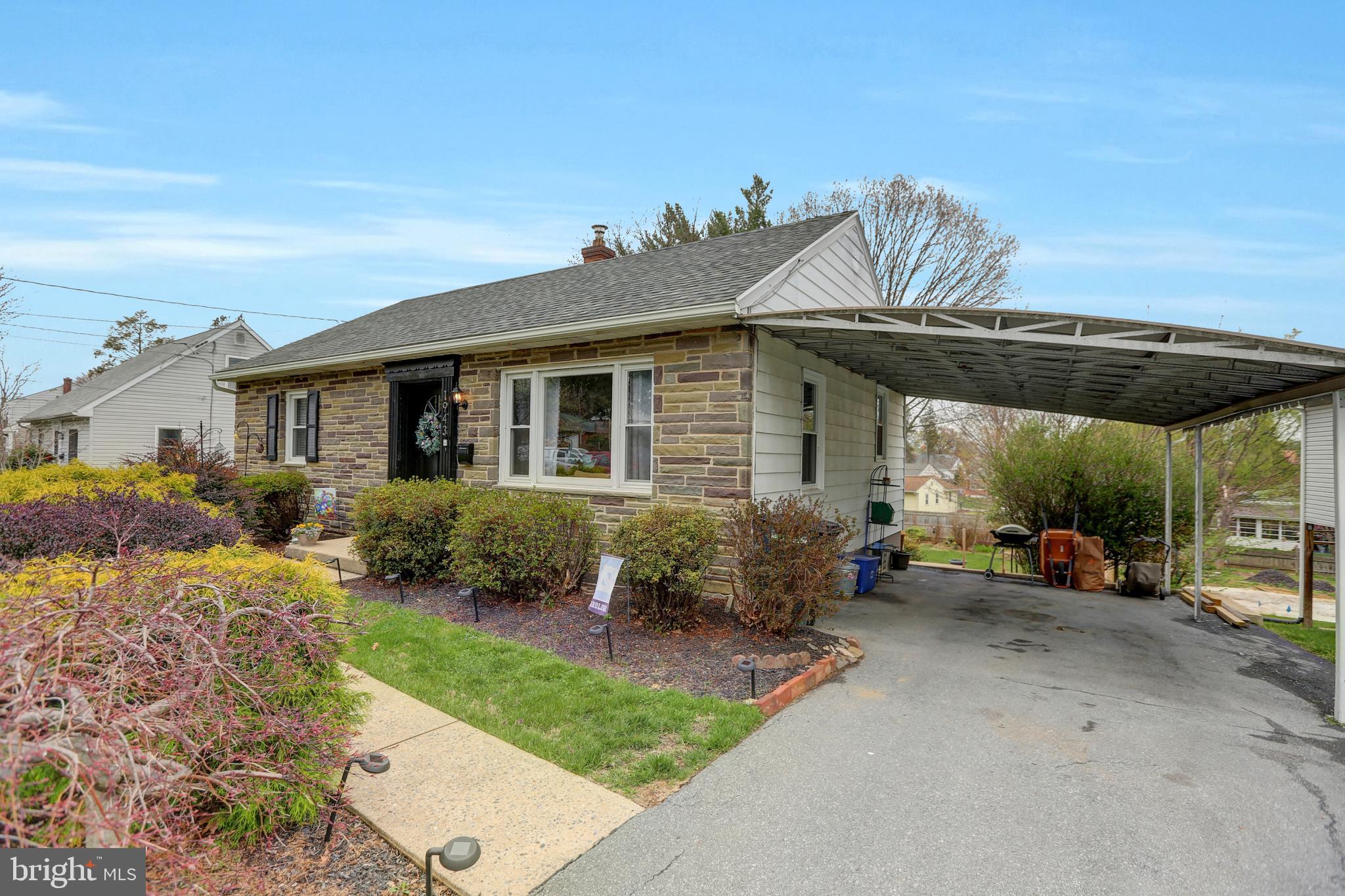 1943 Hemlock Road Lancaster, PA 17603 - Photo 28 of 31 Carport