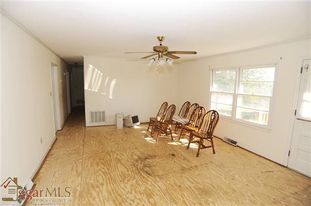 512 American Legion Road Greer, SC 29651 - Photo 3 of 10 Gallery Image 3