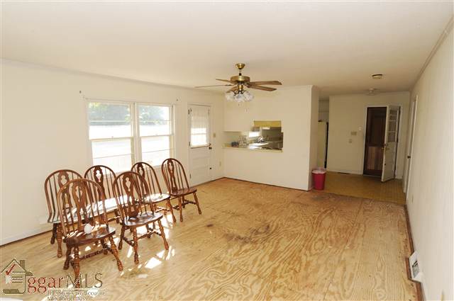 512 American Legion Road Greer, SC 29651 - Photo 4 of 10 Gallery Image 4