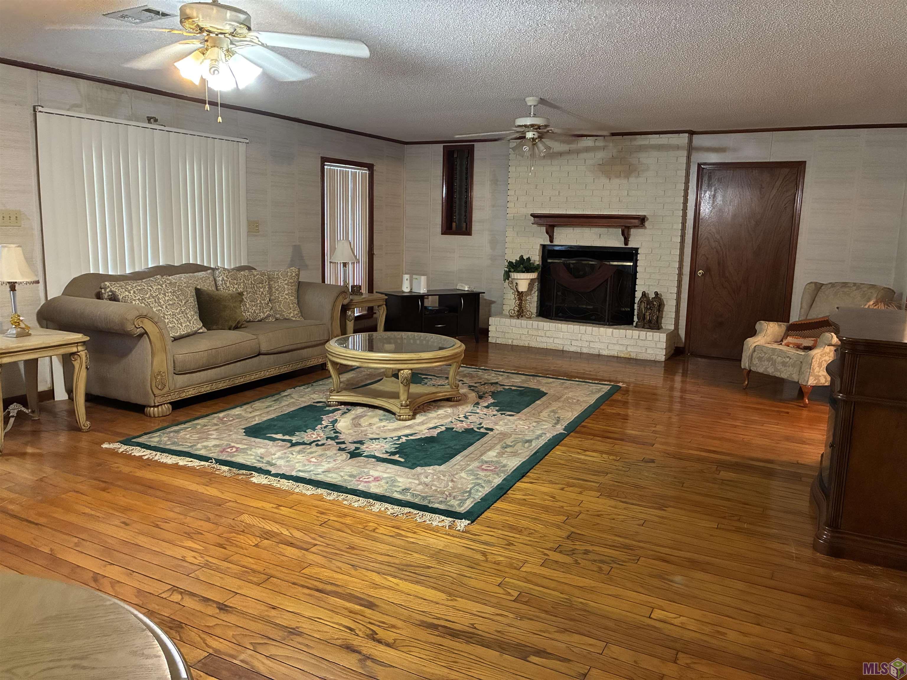 3520 Thomas Road Baton Rouge, LA 70811 - Photo 7 of 22 Living Room