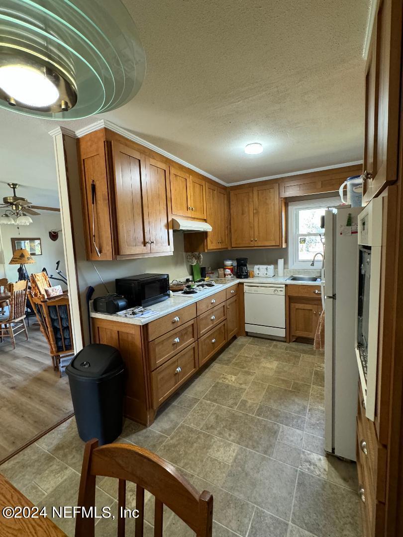 1121 Field Crest Road Jasper, FL 32052 - Photo 8 of 23 Kitchen