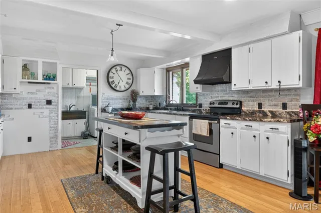 $299,900 | 511 McWard Ct 1, Bowling Green, MO 63334