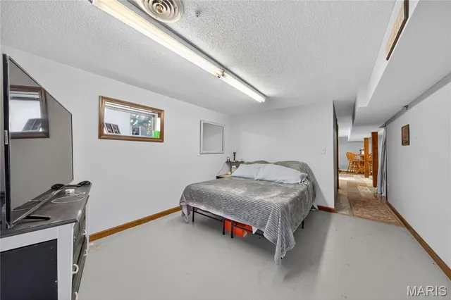 $299,900 | 511 McWard Ct 1, Bowling Green, MO 63334