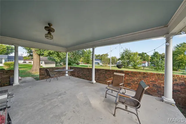 $299,900 | 511 McWard Ct 1, Bowling Green, MO 63334