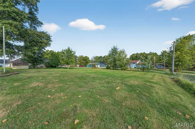 $299,900 | 511 McWard Ct 1, Bowling Green, MO 63334