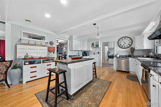 $299,900 | 511 McWard Ct 1, Bowling Green, MO 63334