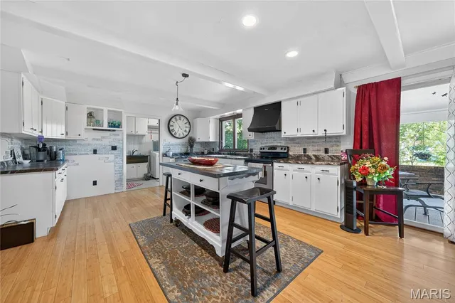 $299,900 | 511 McWard Ct 1, Bowling Green, MO 63334