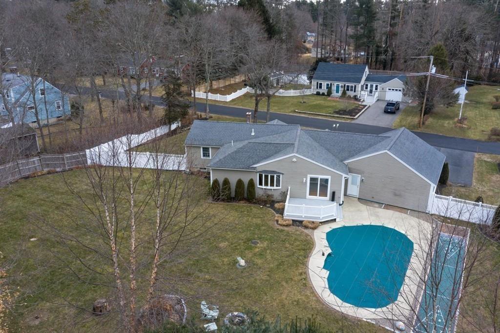 63 Tucker Road Hanover, MA 02339 - Photo 3 of 34 Gallery Image 3