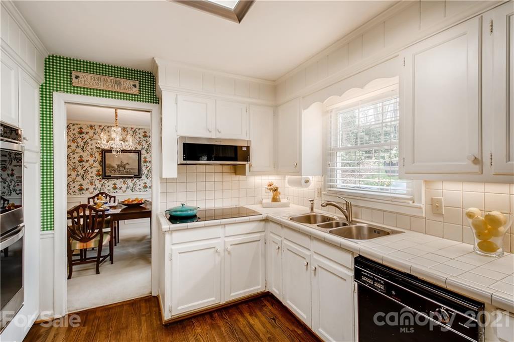 4214 Tottenham Road Charlotte, NC 28226 - Photo 12 of 29 Gallery Image 12