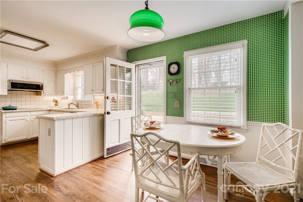 4214 Tottenham Road Charlotte, NC 28226 - Photo 16 of 29 Gallery Image 16