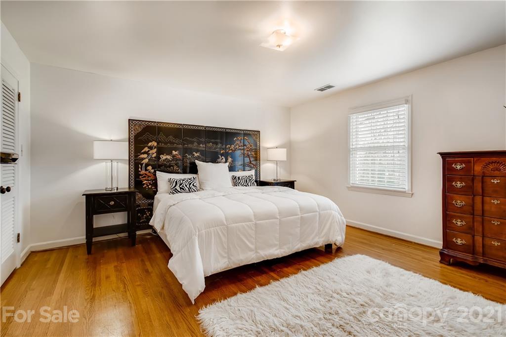4214 Tottenham Road Charlotte, NC 28226 - Photo 17 of 29 Gallery Image 17