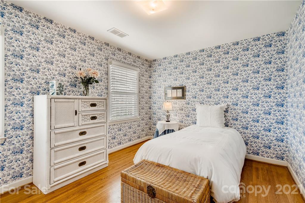 4214 Tottenham Road Charlotte, NC 28226 - Photo 20 of 29 Gallery Image 20