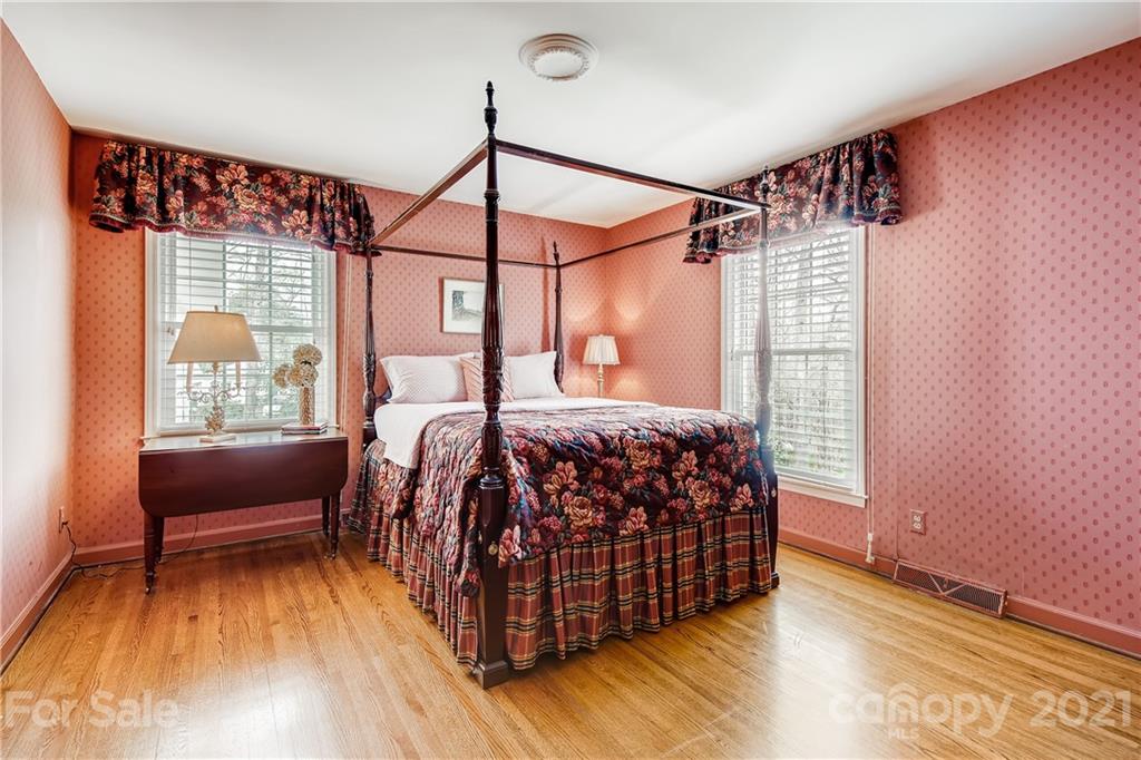 4214 Tottenham Road Charlotte, NC 28226 - Photo 23 of 29 Gallery Image 23