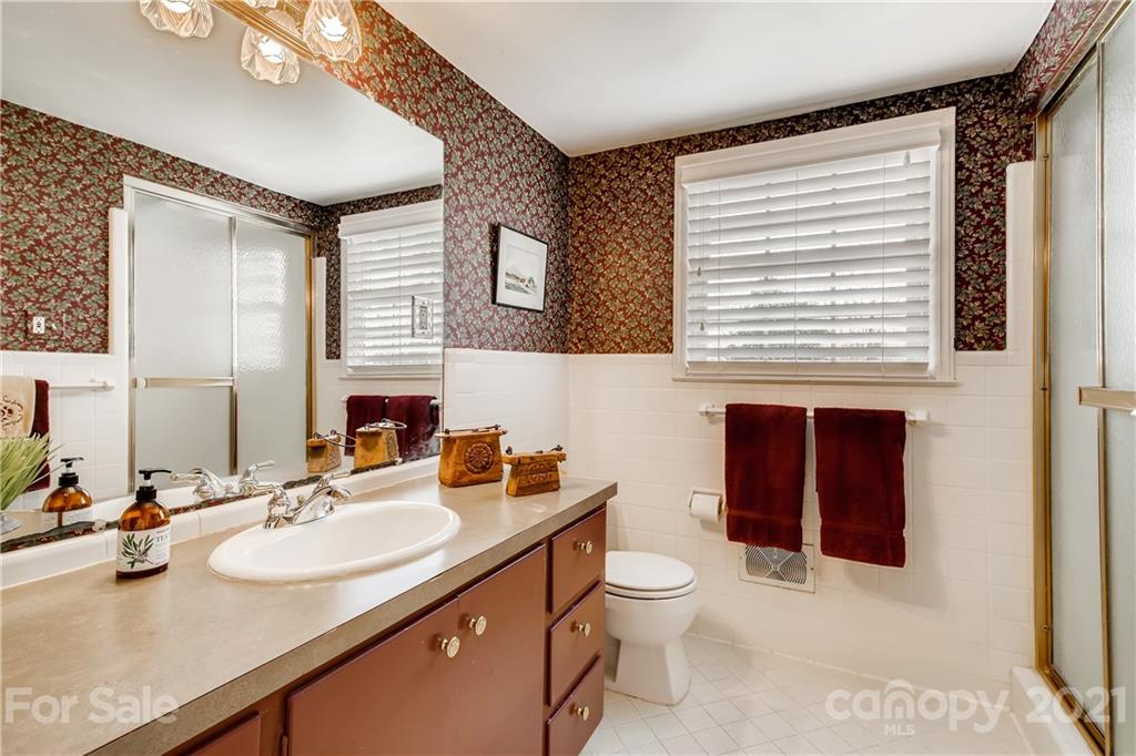 4214 Tottenham Road Charlotte, NC 28226 - Photo 24 of 29 Gallery Image 24