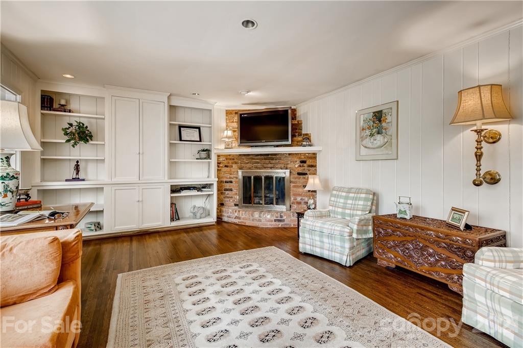 4214 Tottenham Road Charlotte, NC 28226 - Photo 10 of 29 Gallery Image 10