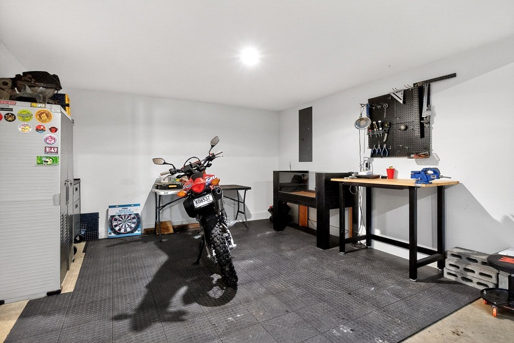 2311 Boyd Farris Road Cookeville, TN 38506 - Photo 56 of 74 a room with furniture and a gym machine