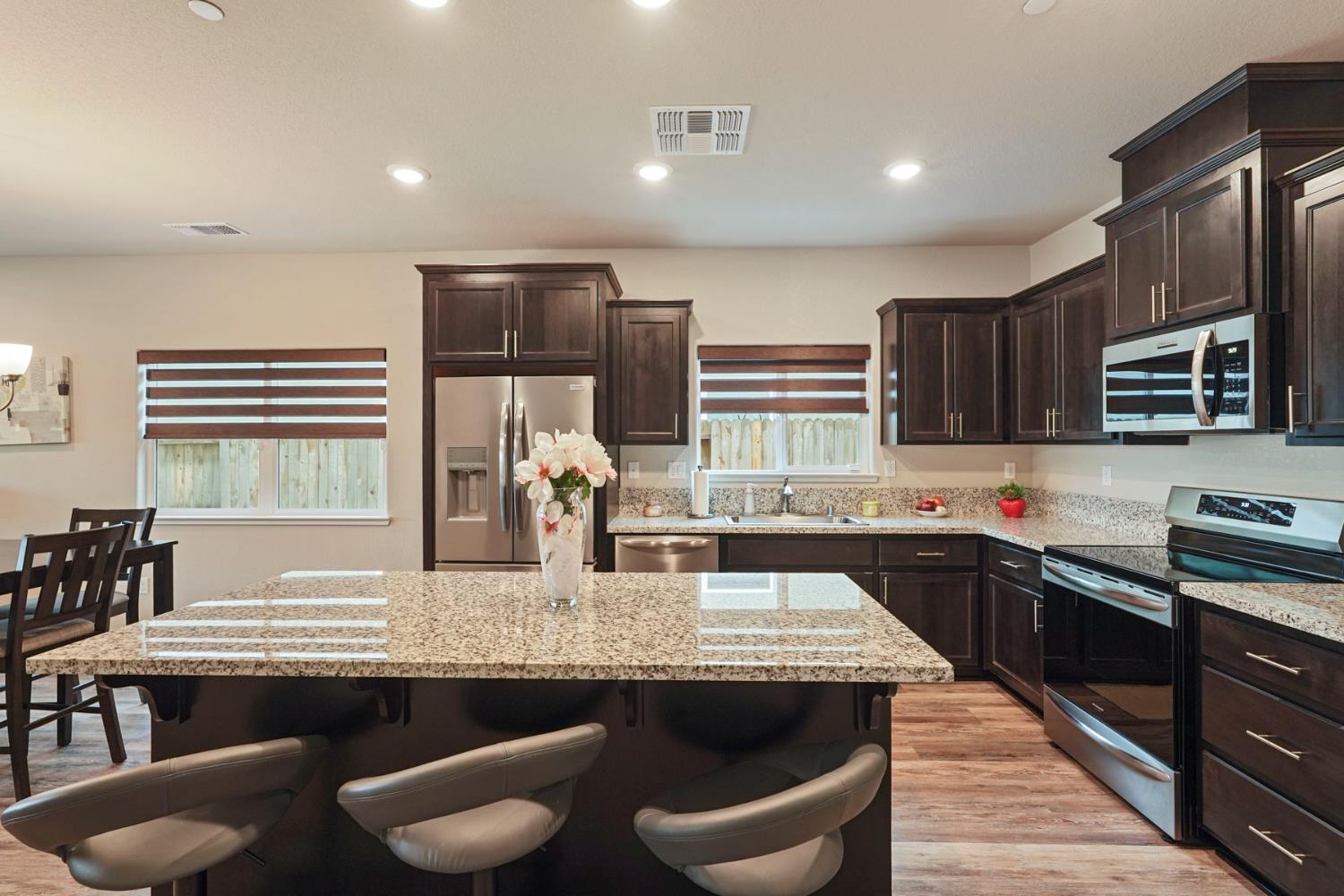 1012 Hogan Road Galt, CA 95632 - Photo 11 of 44