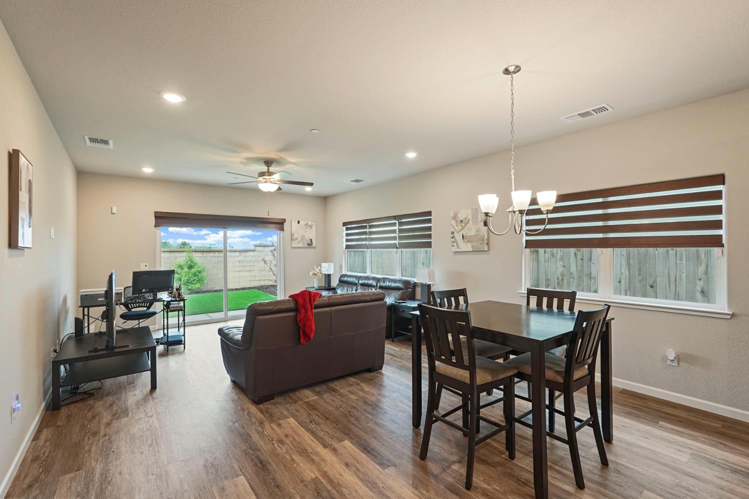 1012 Hogan Road Galt, CA 95632 - Photo 14 of 44