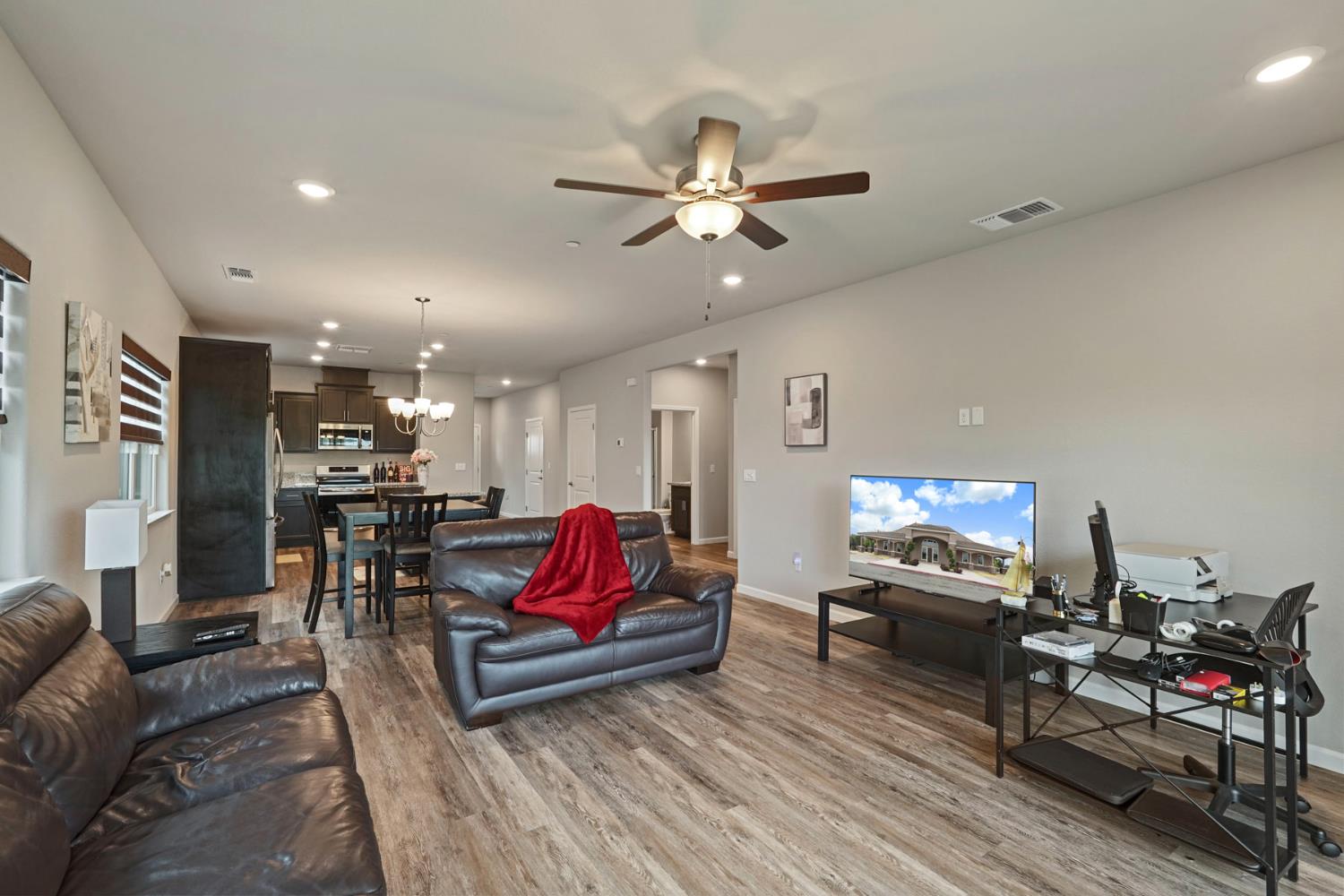 1012 Hogan Road Galt, CA 95632 - Photo 17 of 44