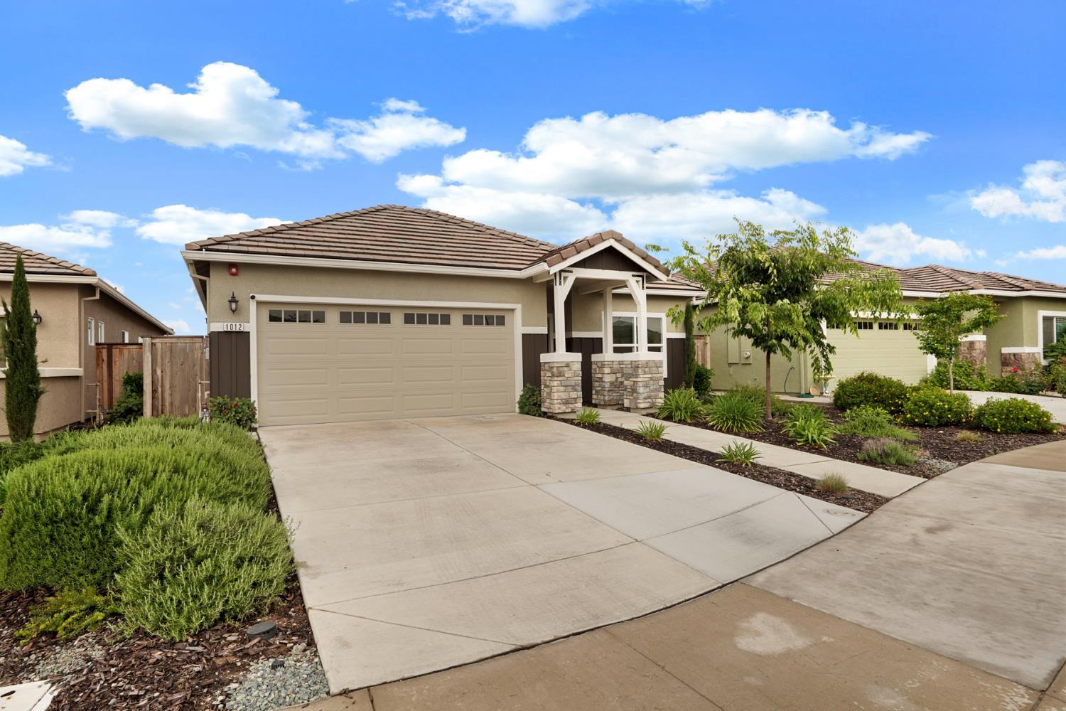 1012 Hogan Road Galt, CA 95632 - Photo 3 of 44