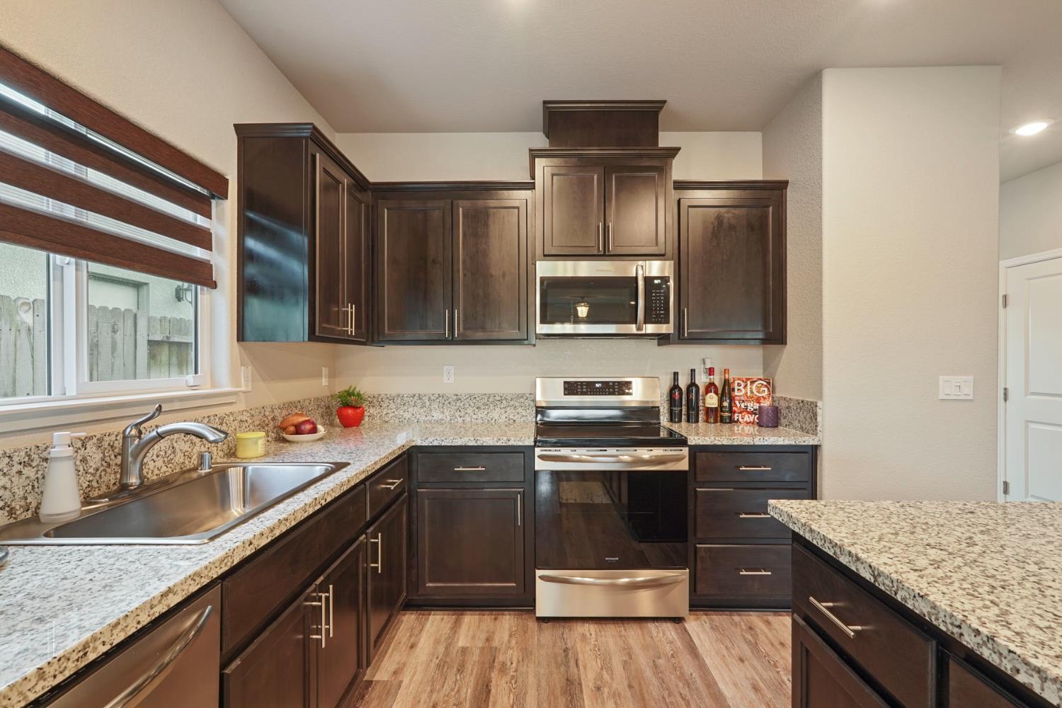 1012 Hogan Road Galt, CA 95632 - Photo 8 of 44