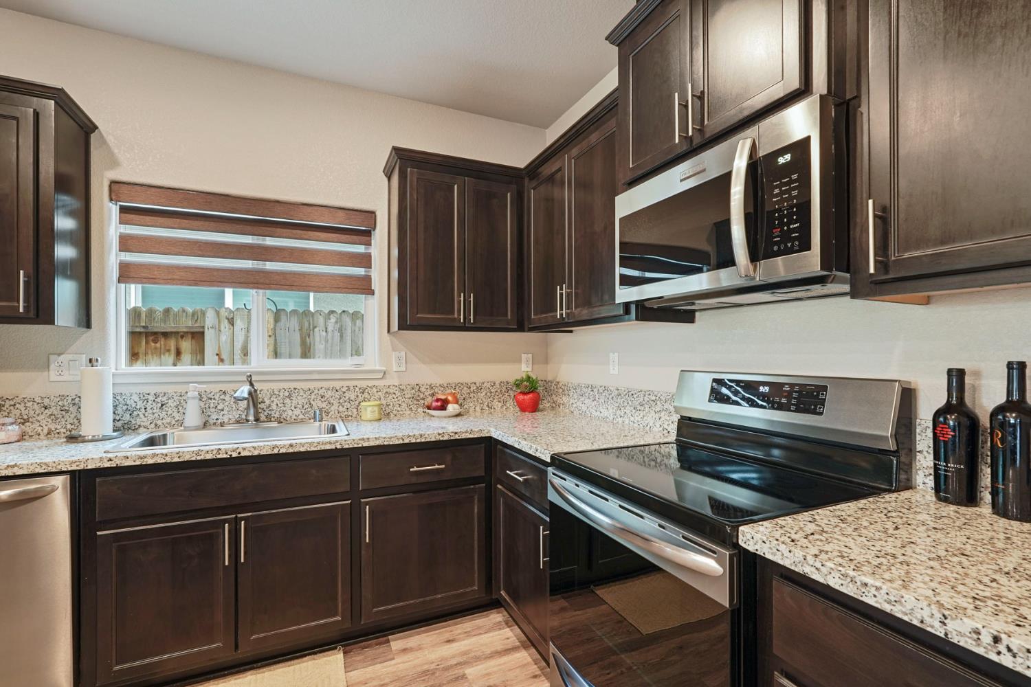 1012 Hogan Road Galt, CA 95632 - Photo 10 of 44