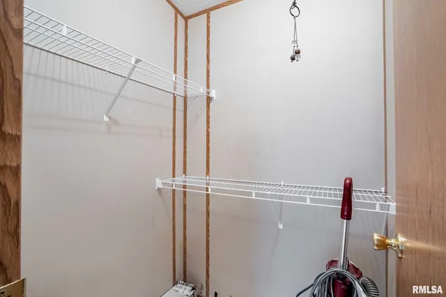 $150,000 | 5340-45 South Street, Harrisburg, IL 62946