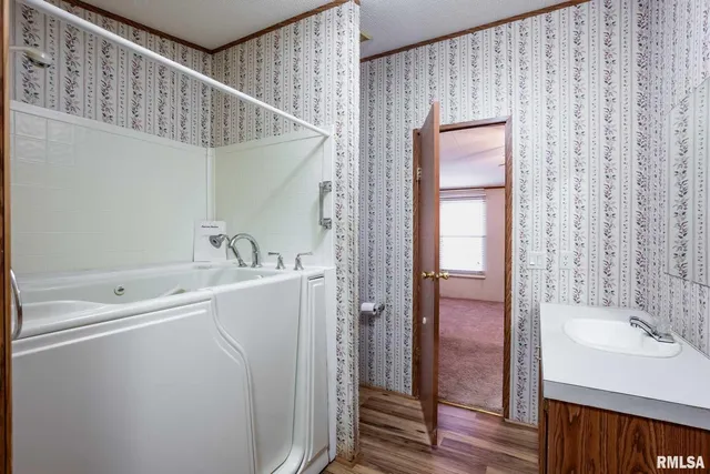 $150,000 | 5340-45 South Street, Harrisburg, IL 62946