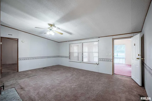 $150,000 | 5340-45 South Street, Harrisburg, IL 62946