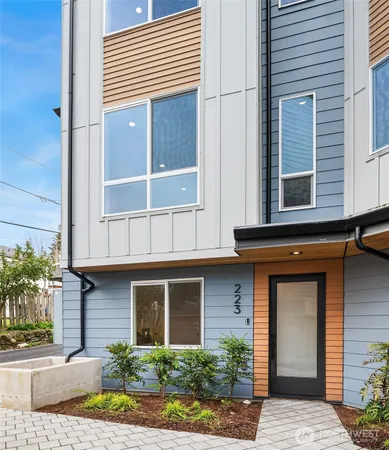 $949,000 | 223 Northeast 75th Street, Seattle, WA 98115