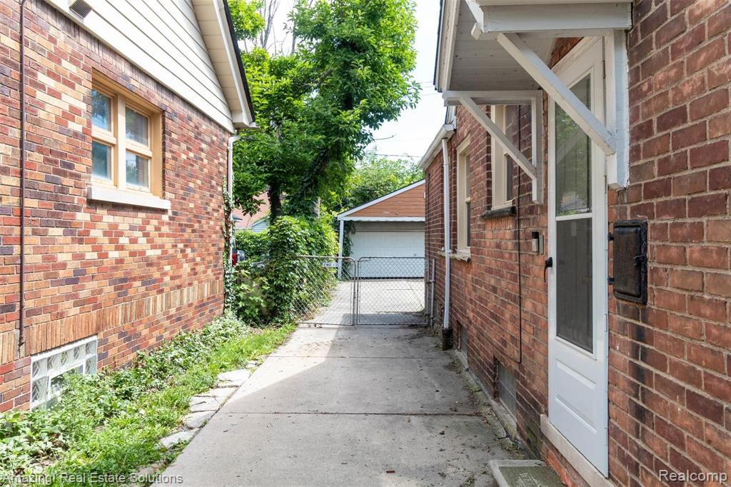 4710 Yorkshire Road Detroit, MI 48224 - Photo 5 of 23