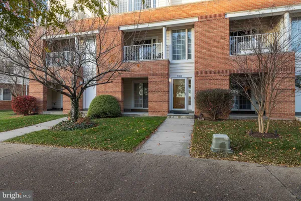 $2,950 | 156 Christina Landing Drive, Wilmington, DE 19801