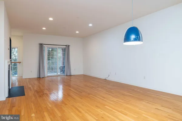 $2,950 | 156 Christina Landing Drive, Wilmington, DE 19801