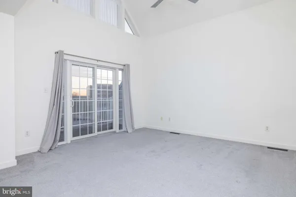 $2,950 | 156 Christina Landing Drive, Wilmington, DE 19801