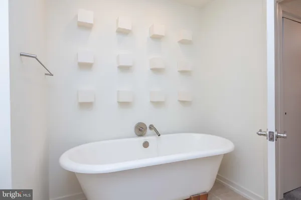 $2,950 | 156 Christina Landing Drive, Wilmington, DE 19801